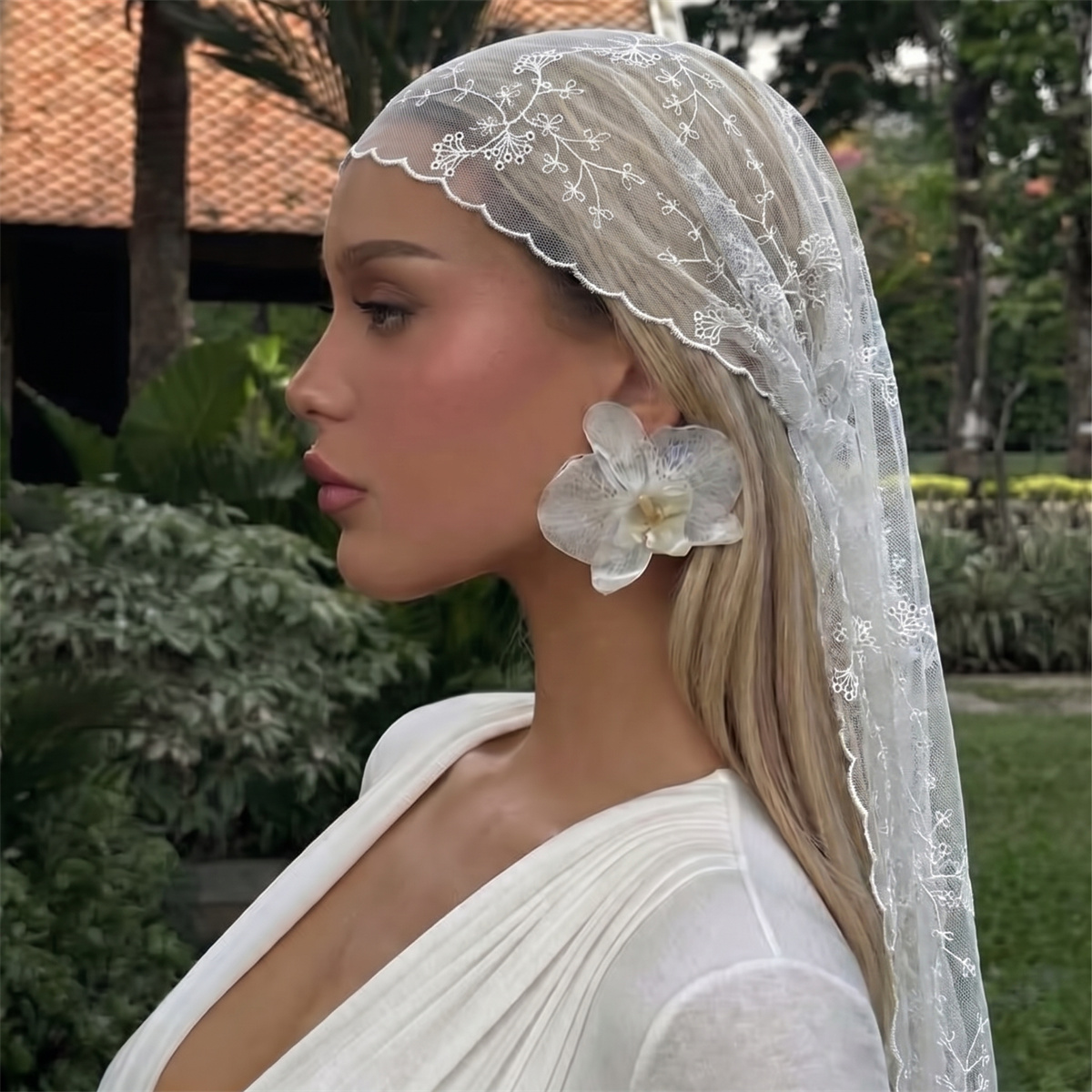 Beyaz Çiçekli Dantel Örgü Başö - Ascot Neck Scarf incelemesi ve fiyatı